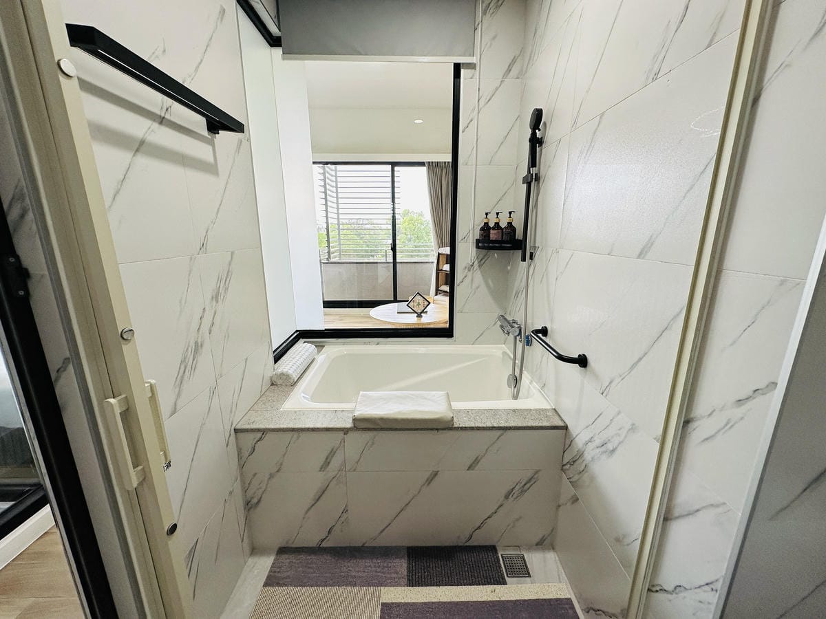 【安平胡桃民宿】台南安平包棟民宿推薦!帶你體驗獨特景觀泡腳池