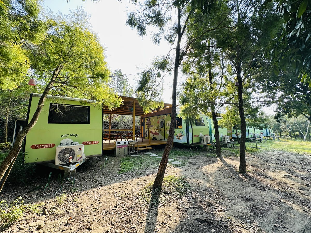 【築夢森居】嘉義親子旅行必訪!野奢豪華露營車開箱,超多元體驗