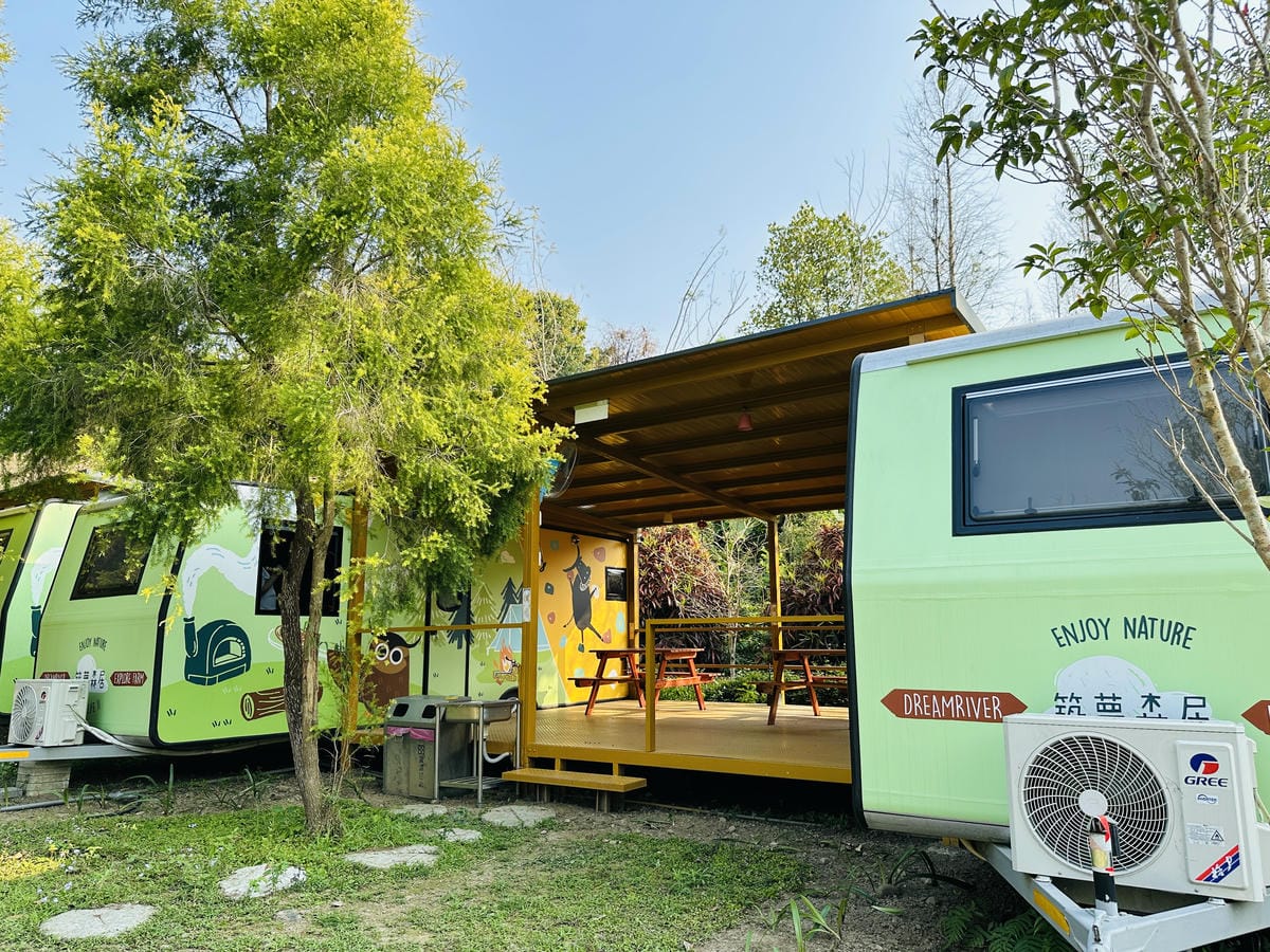 【築夢森居】嘉義親子旅行必訪!野奢豪華露營車開箱,超多元體驗