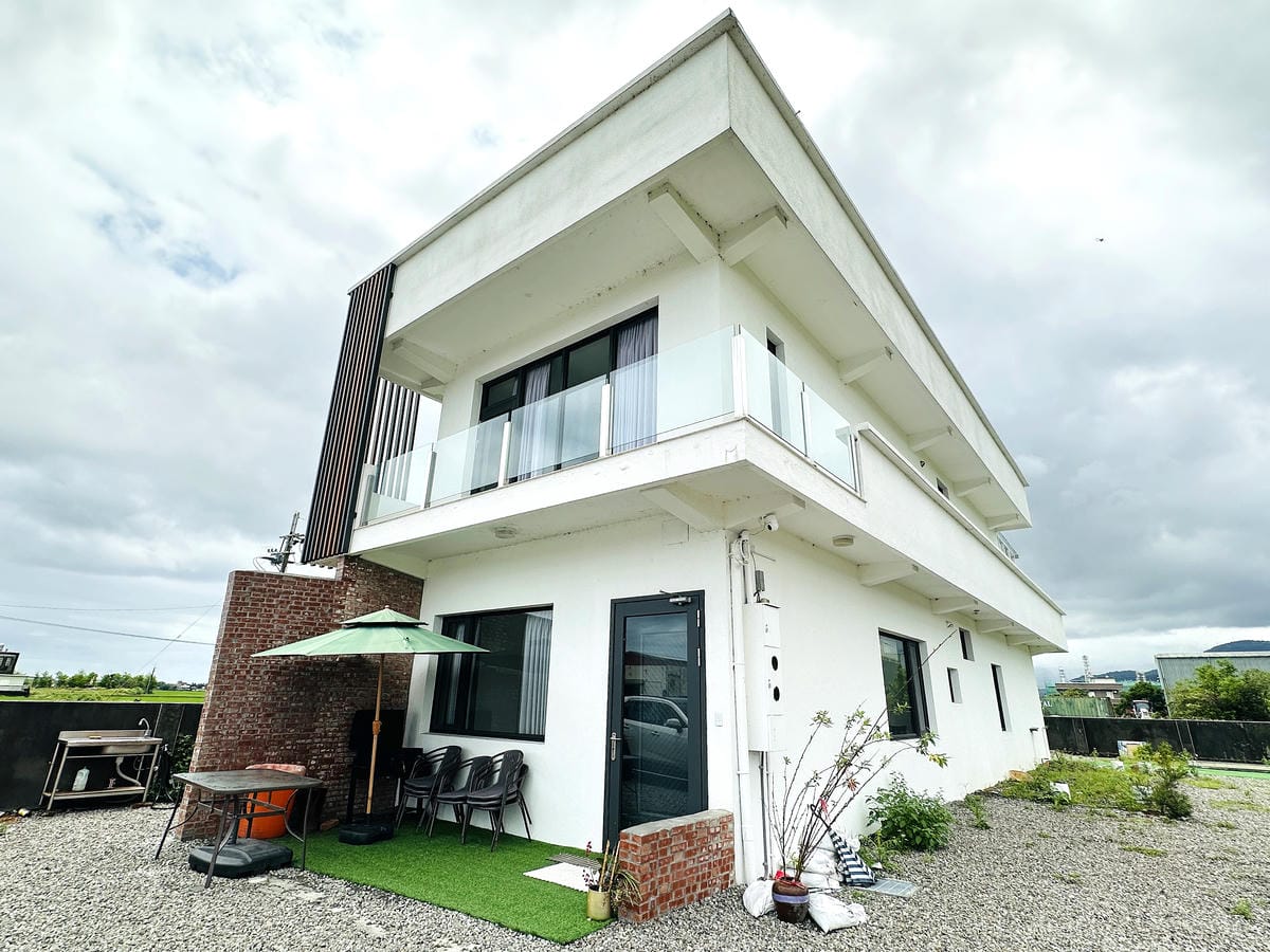 【田邊走走2館】宜蘭冬山親子包棟民宿首選!被稻田環抱的療癒空