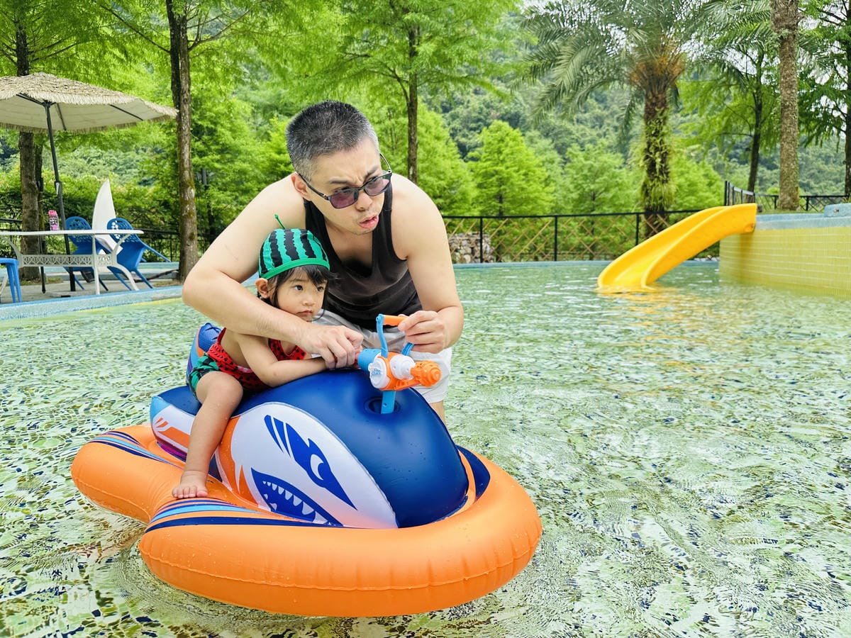 【鳳梨屋水上莊園】宜蘭員山超人氣親子景點!一泊三食住進落羽松