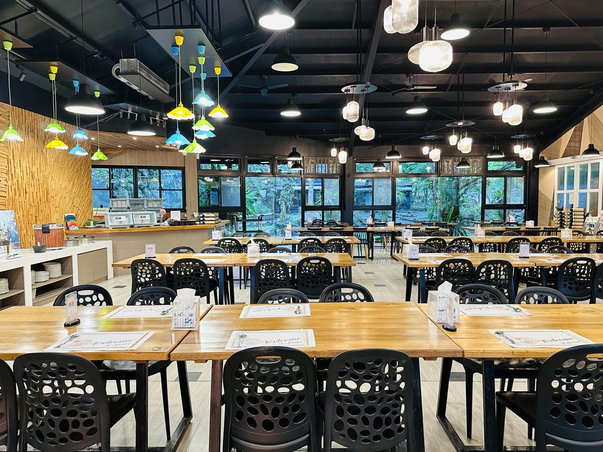 【鳳梨屋水上莊園】宜蘭員山超人氣親子景點!一泊三食住進落羽松