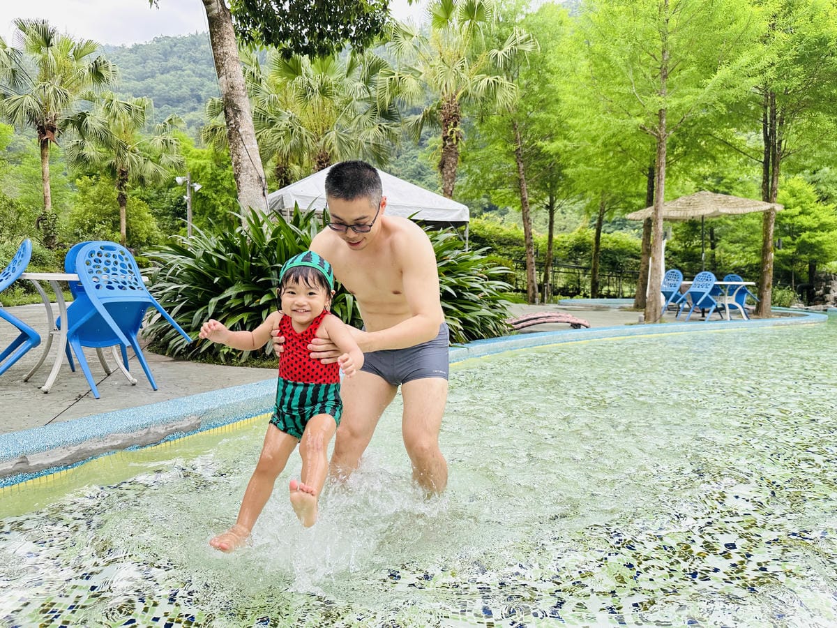 【鳳梨屋水上莊園】宜蘭員山超人氣親子景點!一泊三食住進落羽松