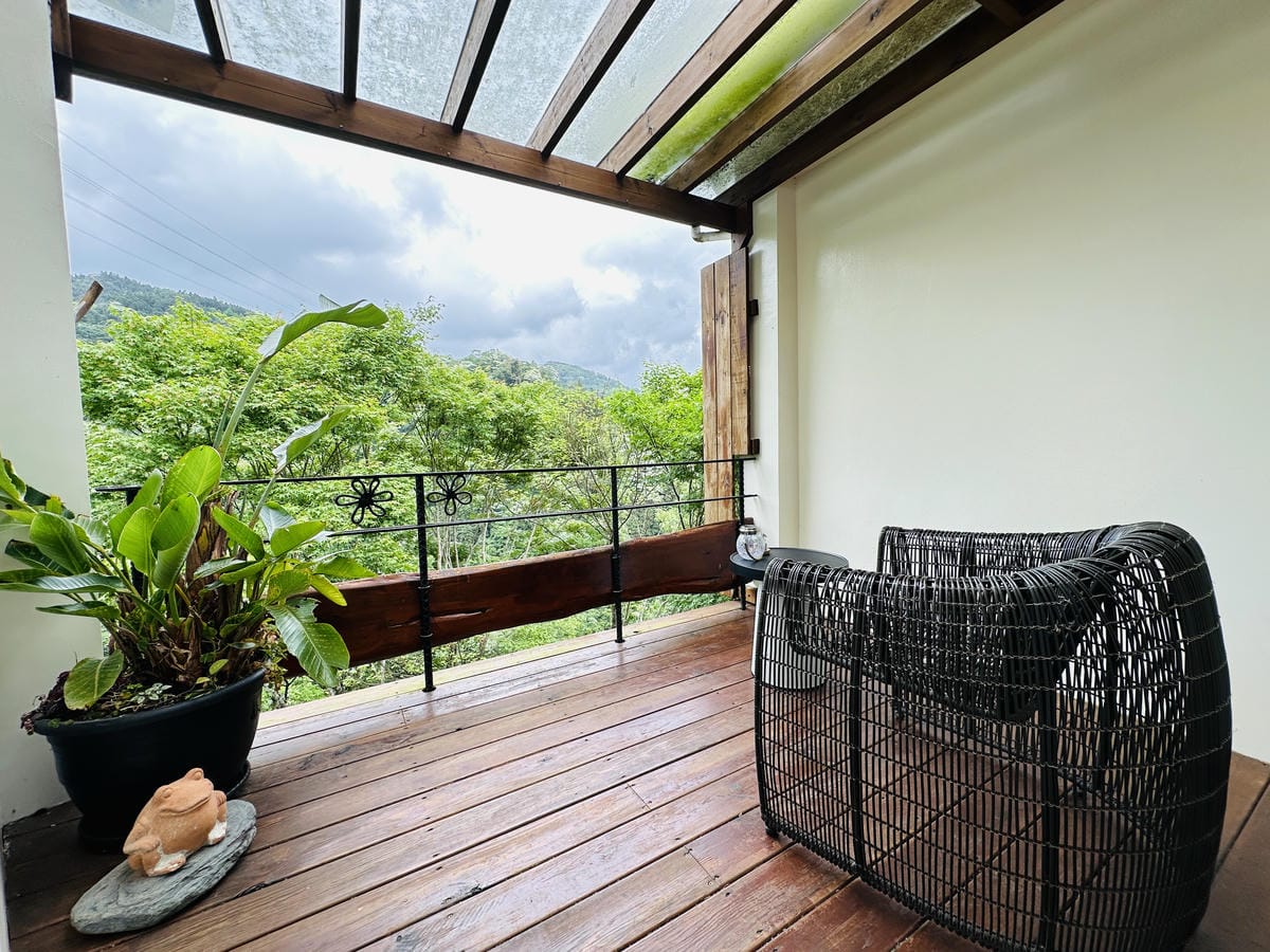 【山行寄野山行玫瑰】苗栗南庄山林秘境民宿與景觀咖啡廳,靜謐