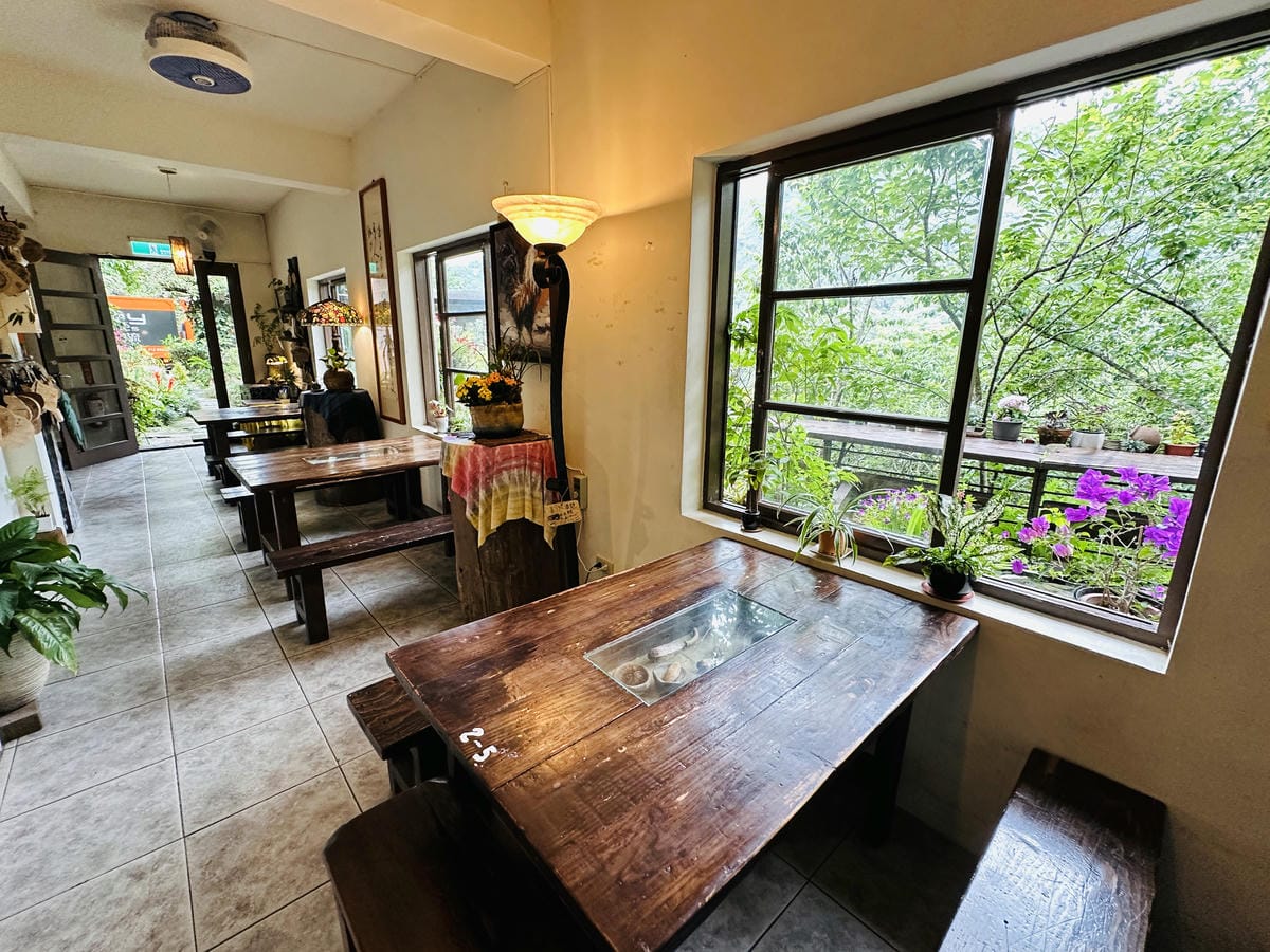 【山行寄野山行玫瑰】苗栗南庄山林秘境民宿與景觀咖啡廳,靜謐