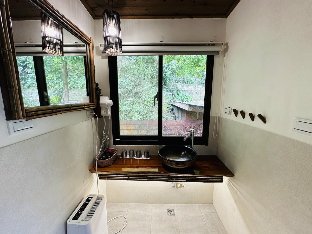 【山行寄野山行玫瑰】苗栗南庄山林秘境民宿與景觀咖啡廳,靜謐