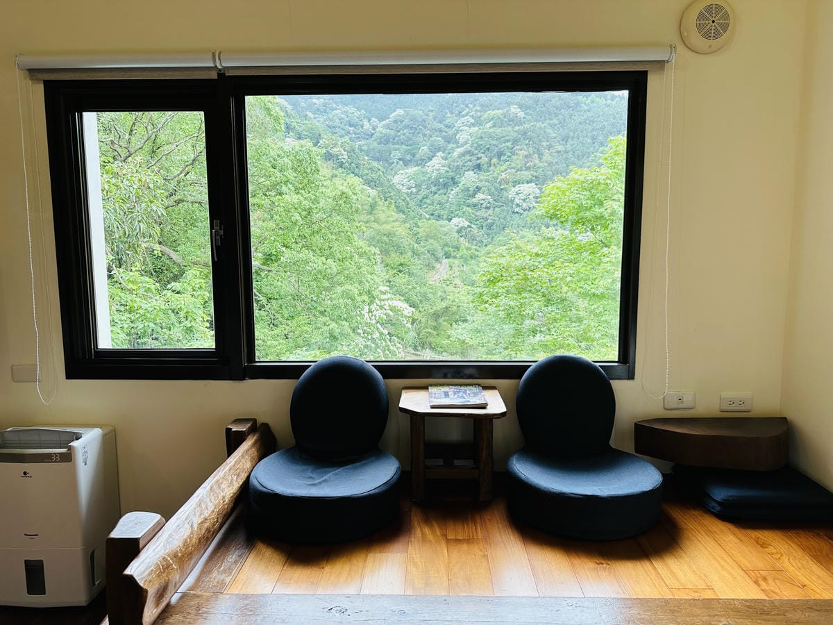 【山行寄野山行玫瑰】苗栗南庄山林秘境民宿與景觀咖啡廳,靜謐