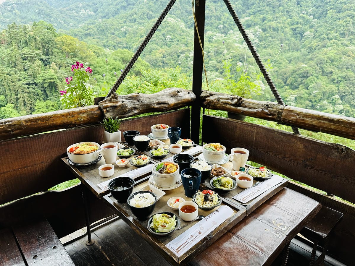 【山行寄野山行玫瑰】苗栗南庄山林秘境民宿與景觀咖啡廳,靜謐