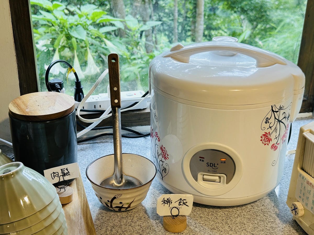 【山行寄野山行玫瑰】苗栗南庄山林秘境民宿與景觀咖啡廳,靜謐