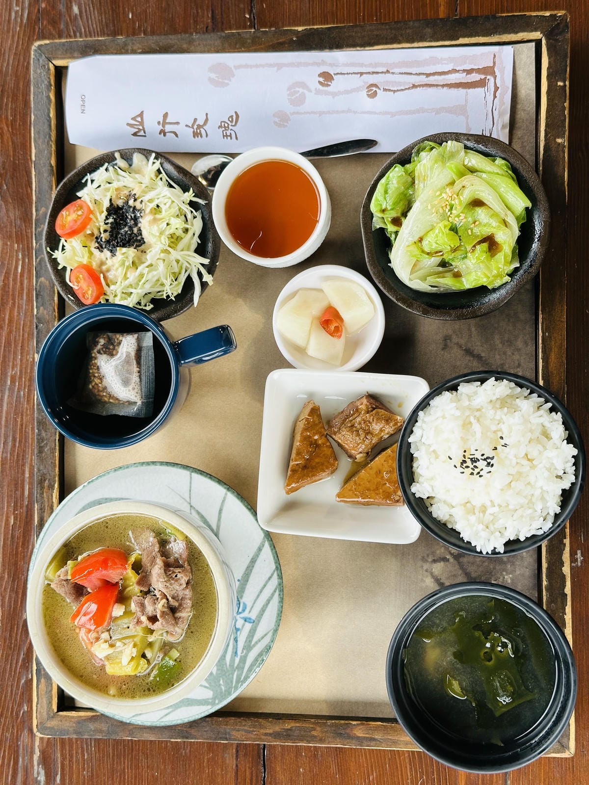 【山行寄野山行玫瑰】苗栗南庄山林秘境民宿與景觀咖啡廳,靜謐