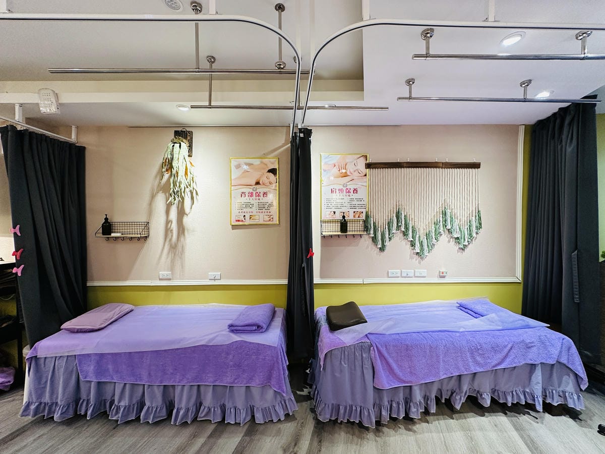 【亮足養生館】西門町按摩護理體驗推薦!媽媽放鬆首選舒適腳底