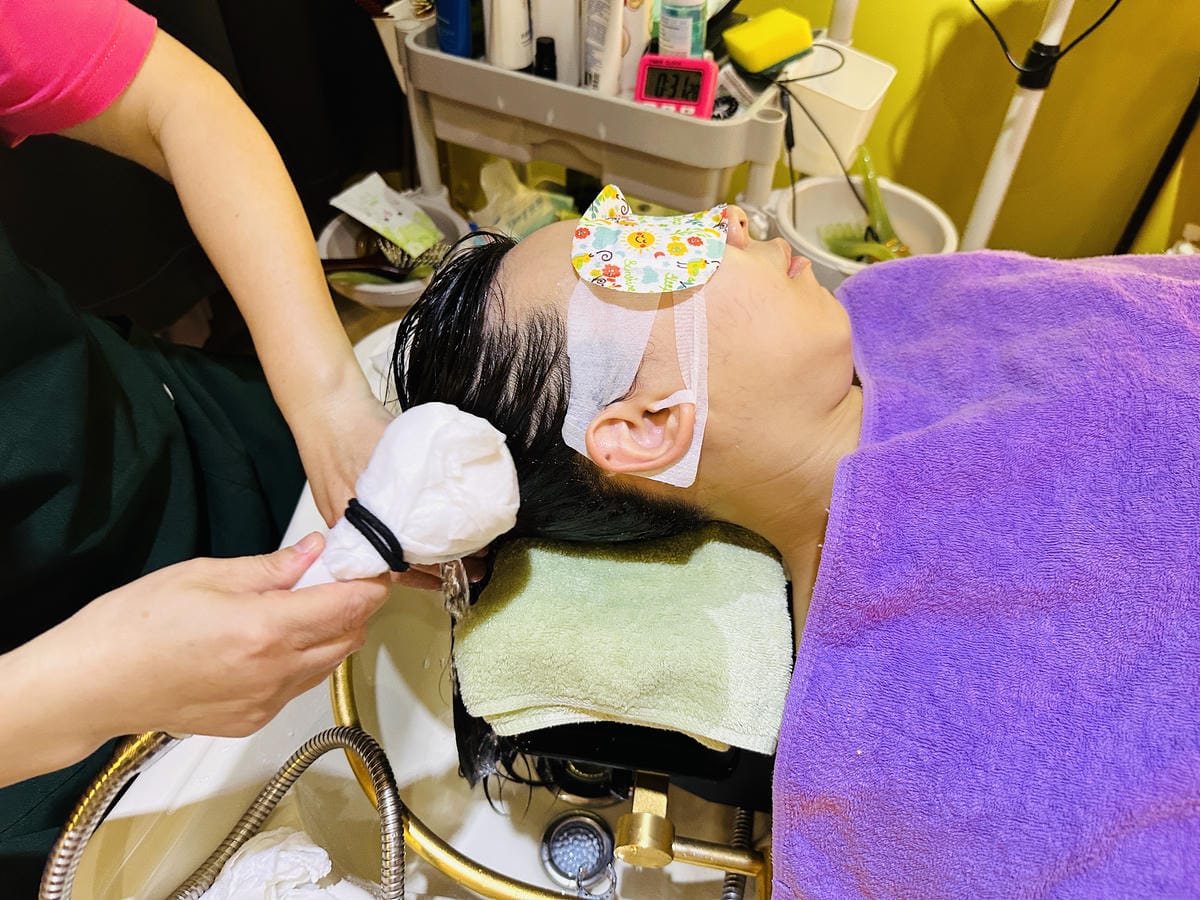 【亮足養生館】西門町按摩護理體驗推薦!媽媽放鬆首選舒適腳底