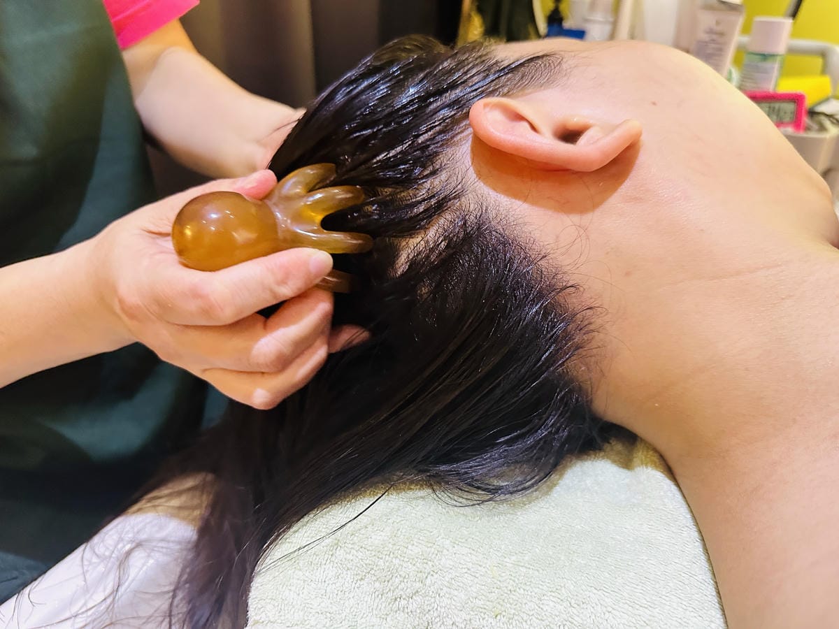 【亮足養生館】西門町按摩護理體驗推薦!媽媽放鬆首選舒適腳底