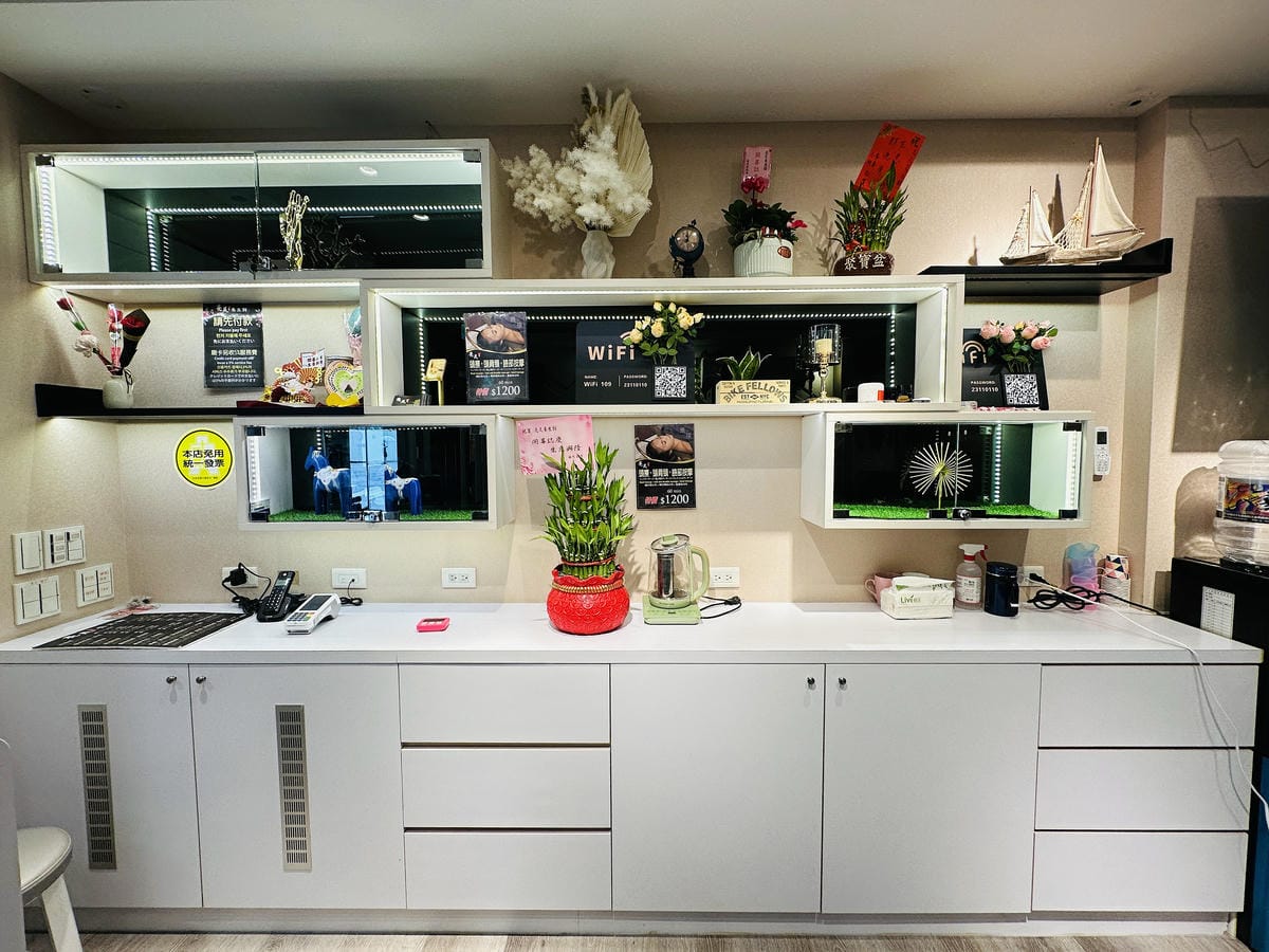 【亮足養生館】西門町按摩護理體驗推薦!媽媽放鬆首選舒適腳底