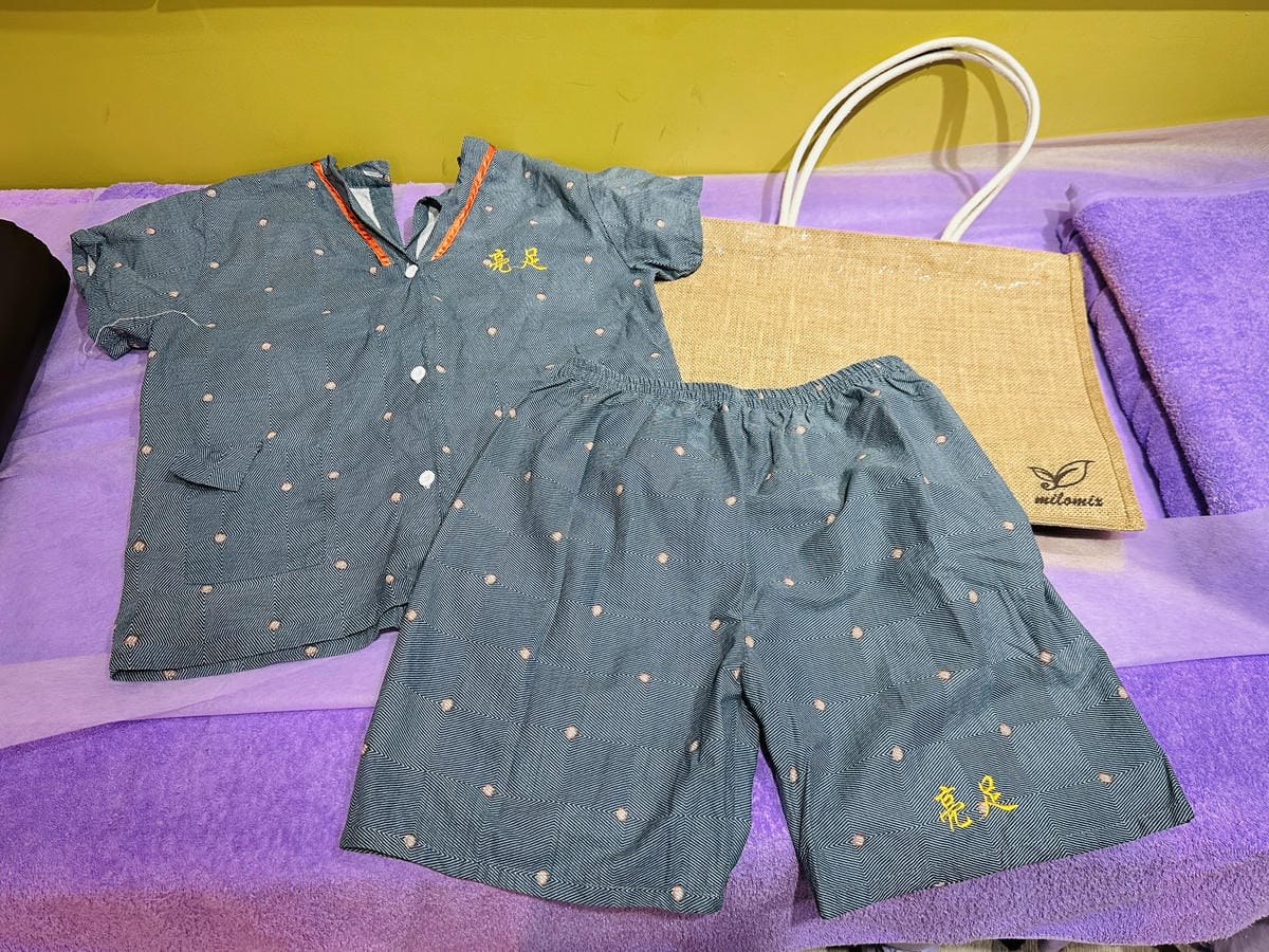 【亮足養生館】西門町按摩護理體驗推薦!媽媽放鬆首選舒適腳底