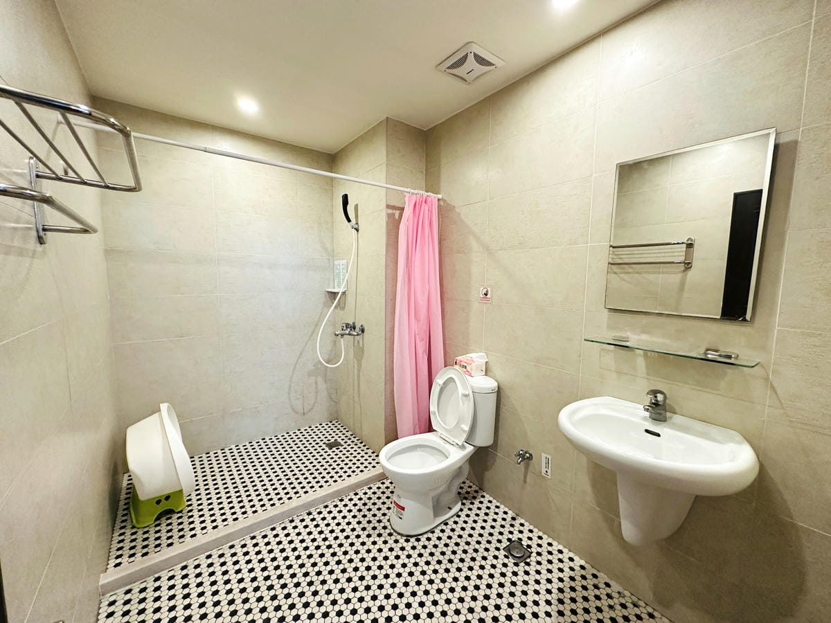 【黃色風箏】台南親子住宿開箱滑梯房、沙坑、搖搖馬玩到不想退