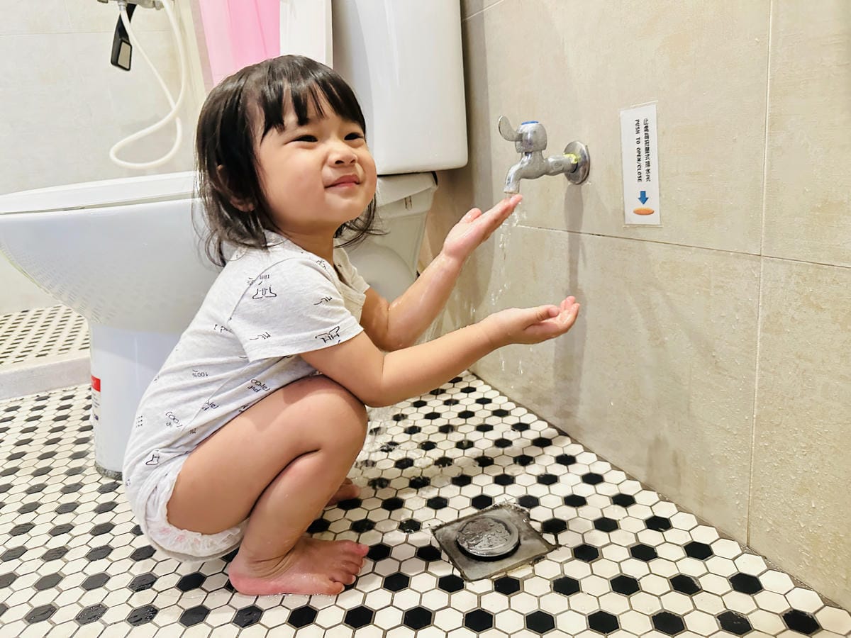 【黃色風箏】台南親子住宿開箱滑梯房、沙坑、搖搖馬玩到不想退