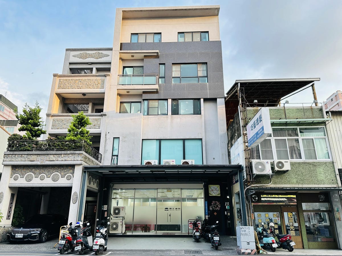 【黃色風箏】台南親子住宿開箱滑梯房、沙坑、搖搖馬玩到不想退