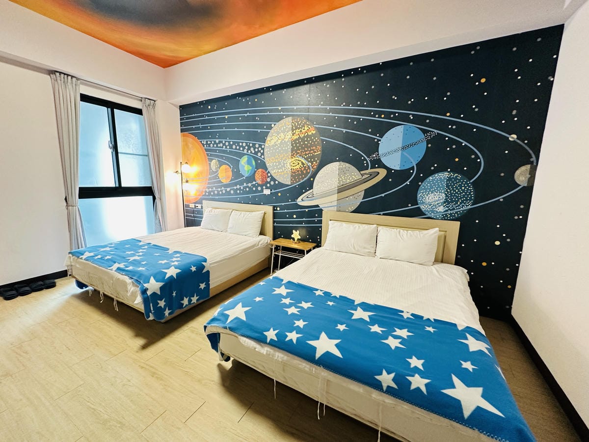 【黃色風箏】台南親子住宿開箱滑梯房、沙坑、搖搖馬玩到不想退