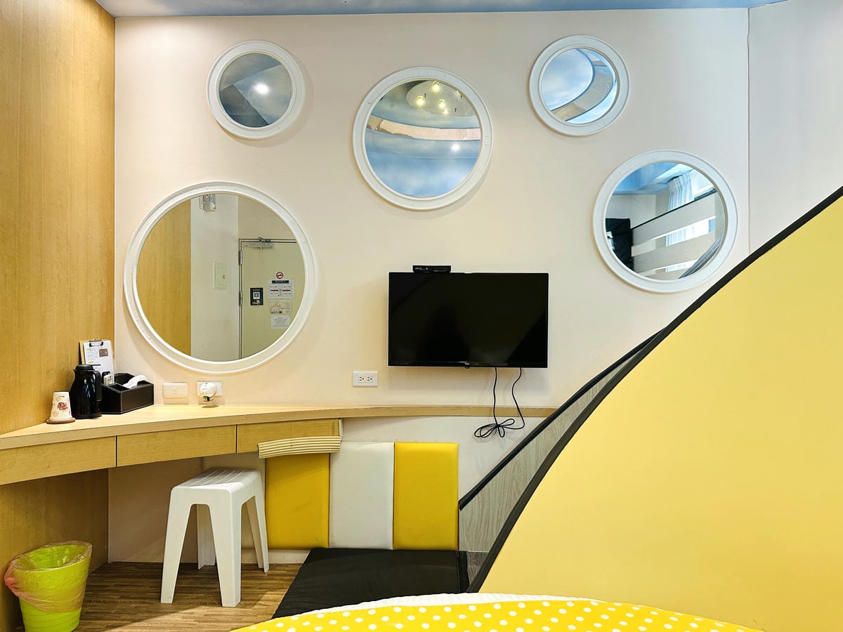 【黃色風箏】台南親子住宿開箱滑梯房、沙坑、搖搖馬玩到不想退