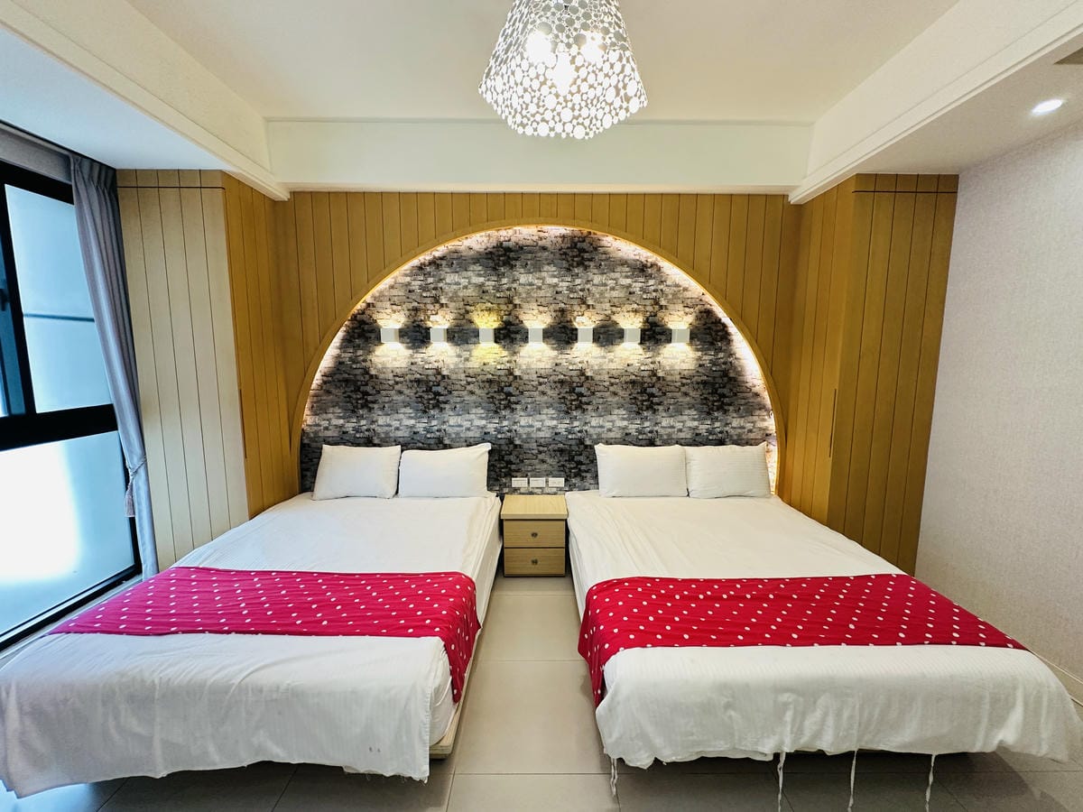 【黃色風箏】台南親子住宿開箱滑梯房、沙坑、搖搖馬玩到不想退