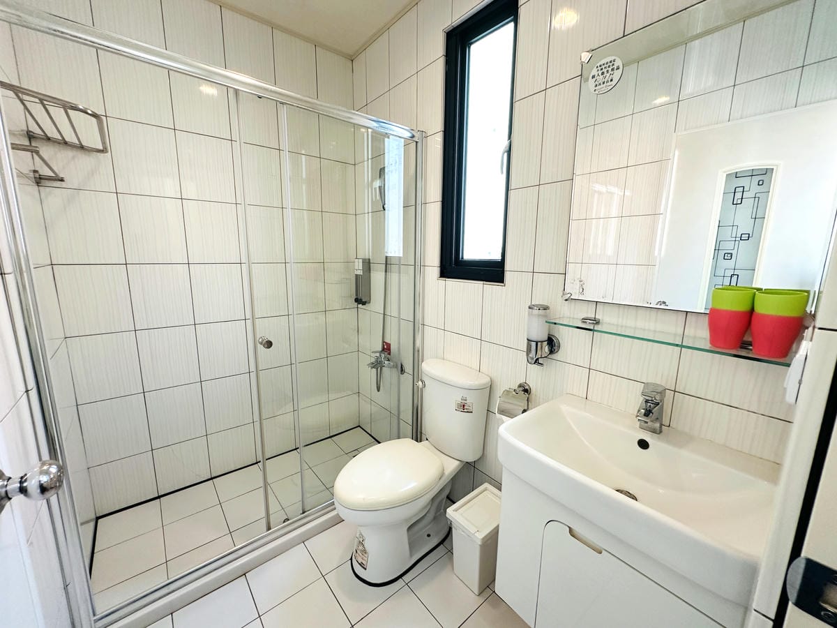 【趣遊赤崁】台南滑梯親子民宿推薦走進瑪莉歐主題房!紅白機童