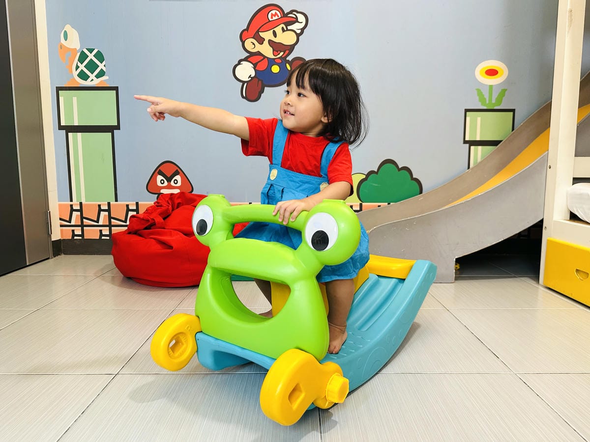 【趣遊赤崁】台南滑梯親子民宿推薦走進瑪莉歐主題房!紅白機童