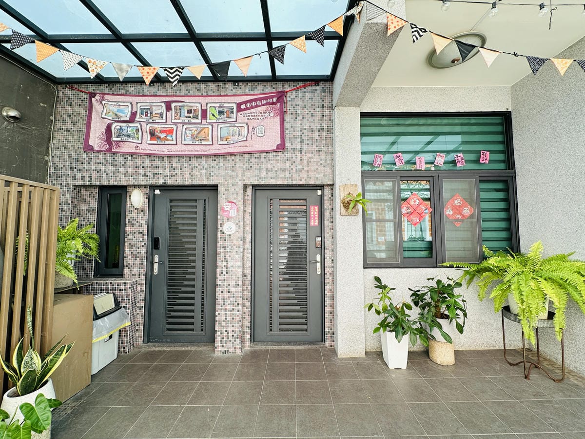 【趣遊赤崁】台南滑梯親子民宿推薦走進瑪莉歐主題房!紅白機童