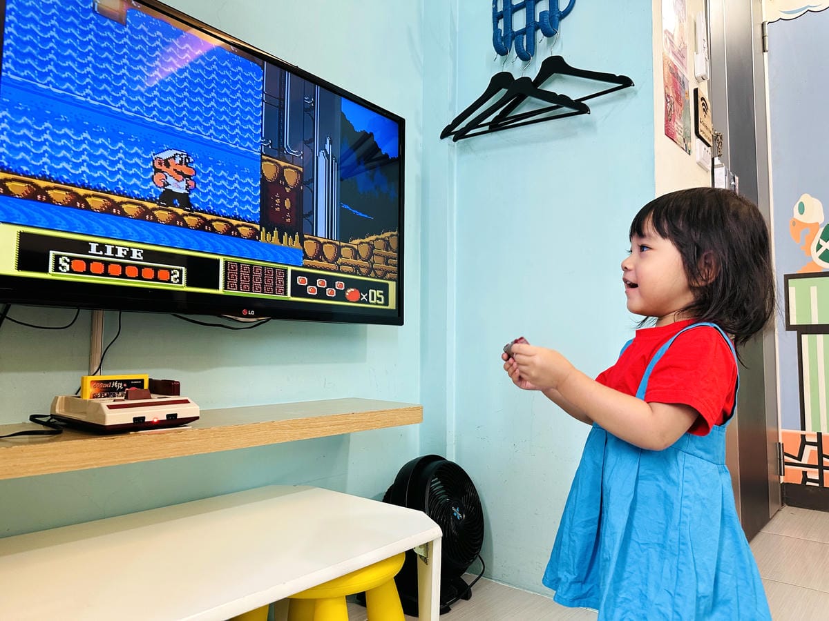 【趣遊赤崁】台南滑梯親子民宿推薦走進瑪莉歐主題房!紅白機童