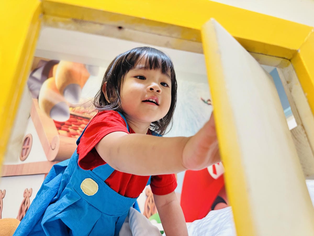 【趣遊赤崁】台南滑梯親子民宿推薦走進瑪莉歐主題房!紅白機童