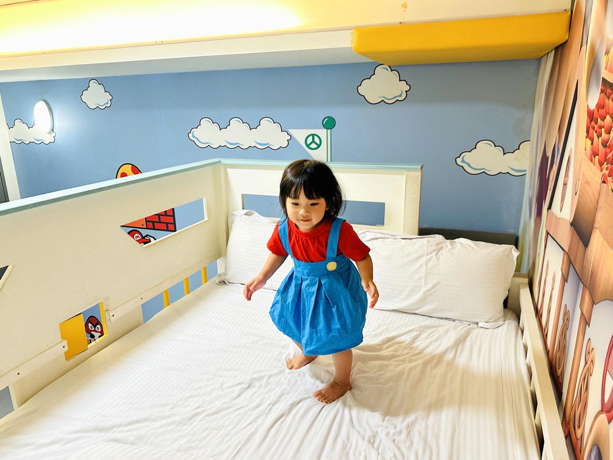 【趣遊赤崁】台南滑梯親子民宿推薦走進瑪莉歐主題房!紅白機童