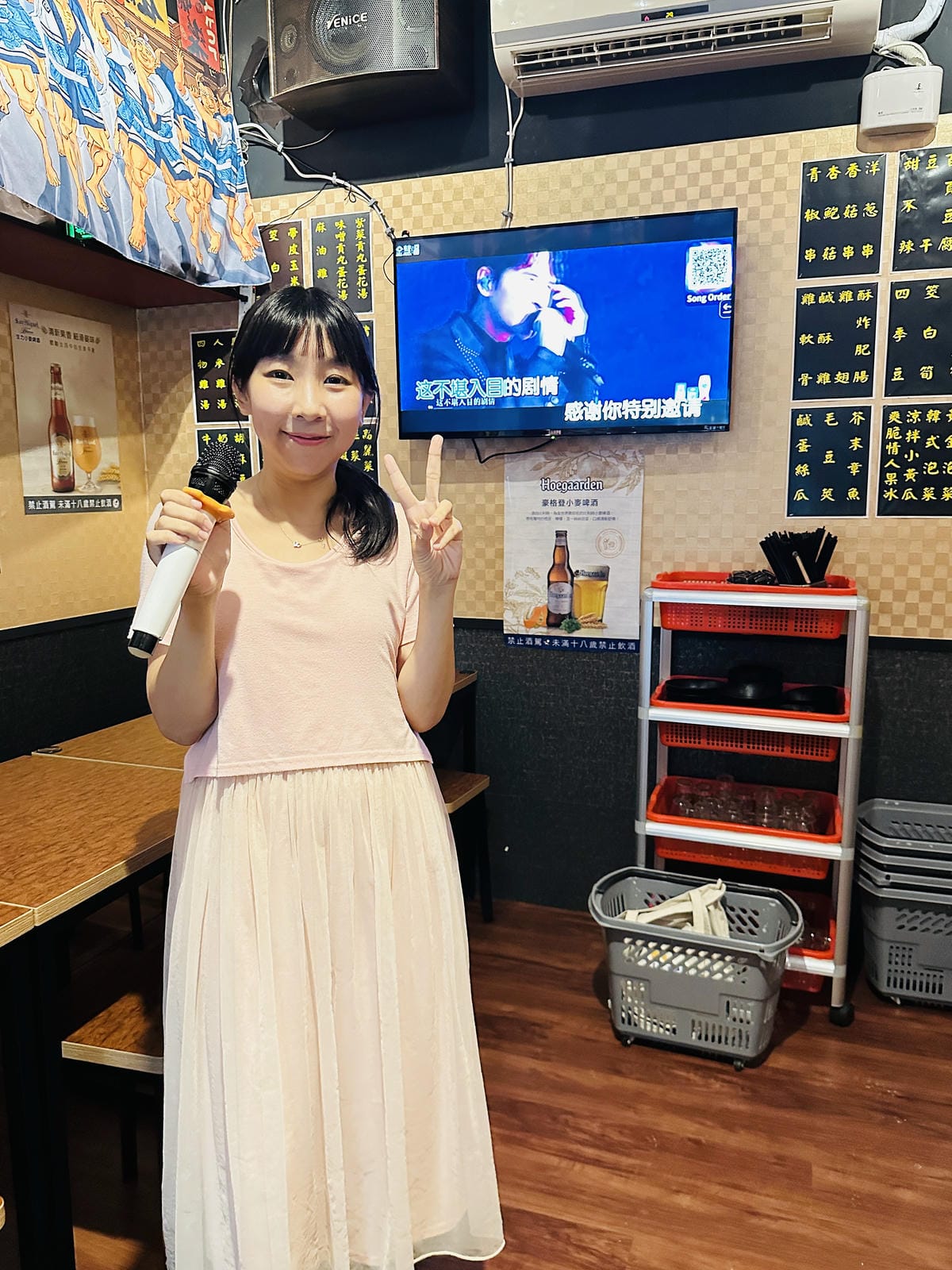 【雞老闆桶仔雞景美店】捷運2分鐘即達!現烤桶仔雞香噴上桌,