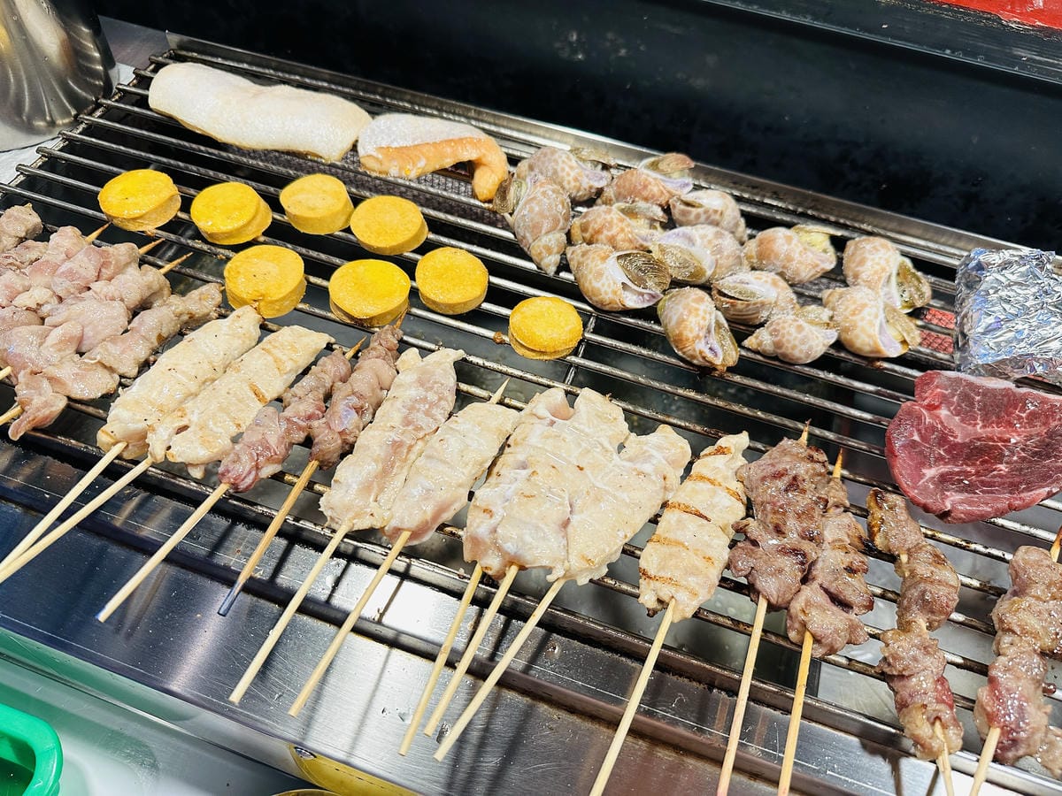 【雞老闆桶仔雞景美店】捷運2分鐘即達!現烤桶仔雞香噴上桌,