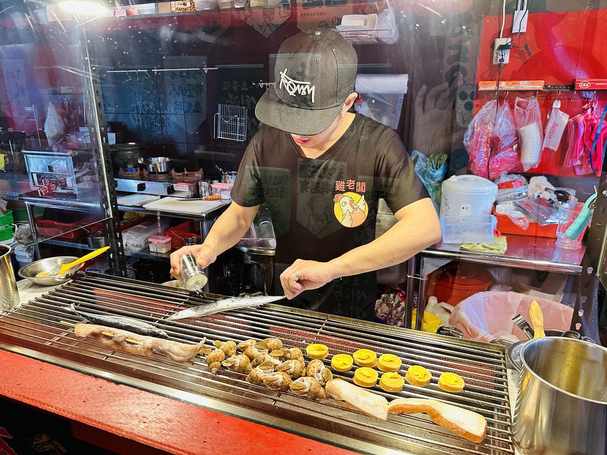 【雞老闆桶仔雞景美店】捷運2分鐘即達!現烤桶仔雞香噴上桌,