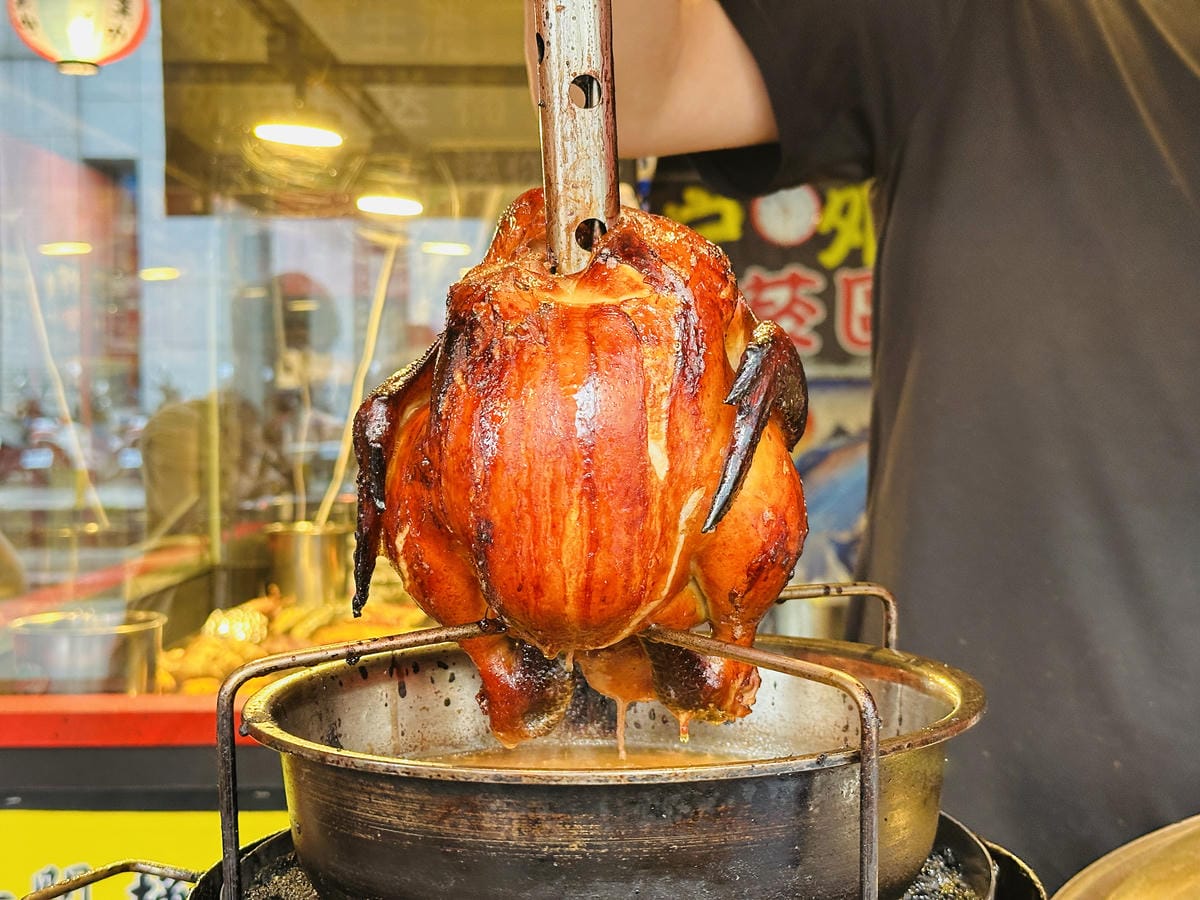【雞老闆桶仔雞景美店】捷運2分鐘即達!現烤桶仔雞香噴上桌,
