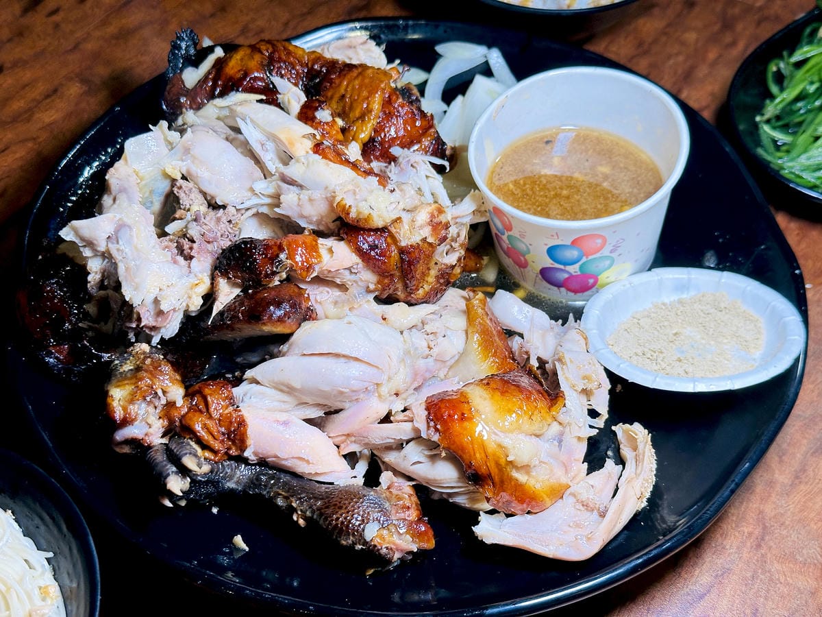 【雞老闆桶仔雞景美店】捷運2分鐘即達!現烤桶仔雞香噴上桌,