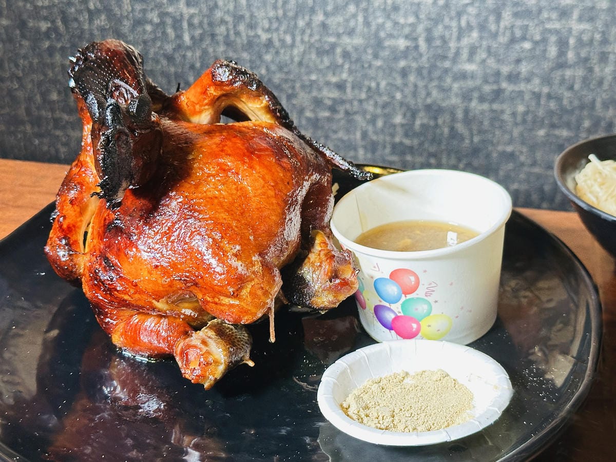 【雞老闆桶仔雞景美店】捷運2分鐘即達!現烤桶仔雞香噴上桌,