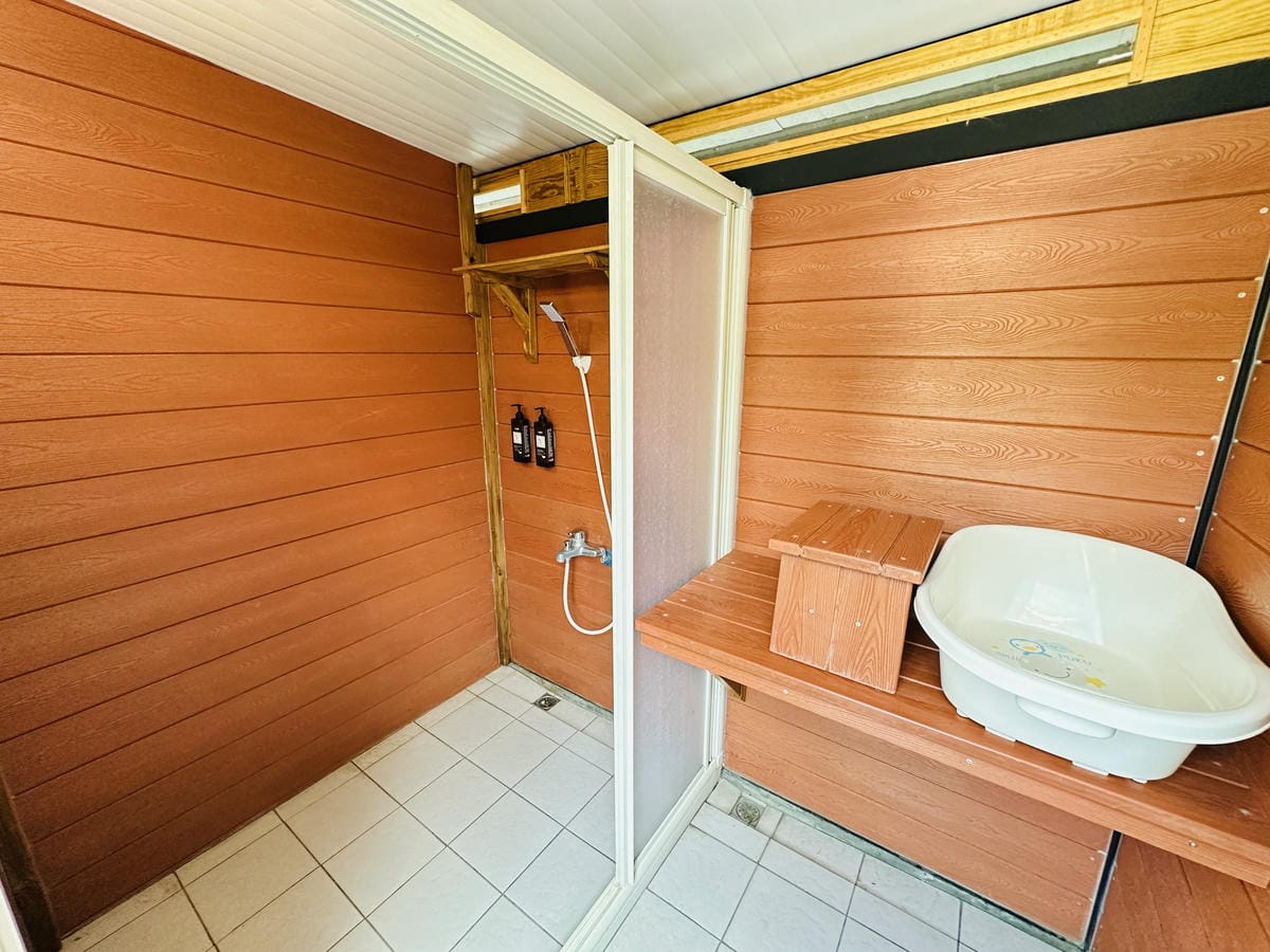 【哈比雪兒露營區】彰化懶人露營一泊三食免裝備,親子帳棚住宿