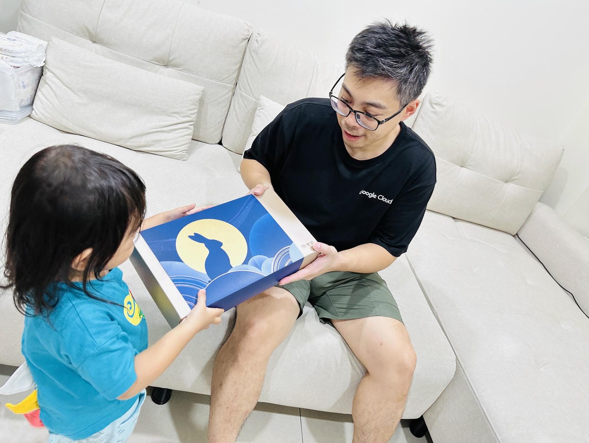 【中秋送禮推薦】芳茲滴雞精開箱中秋送禮不要月餅,送爸爸滿滿