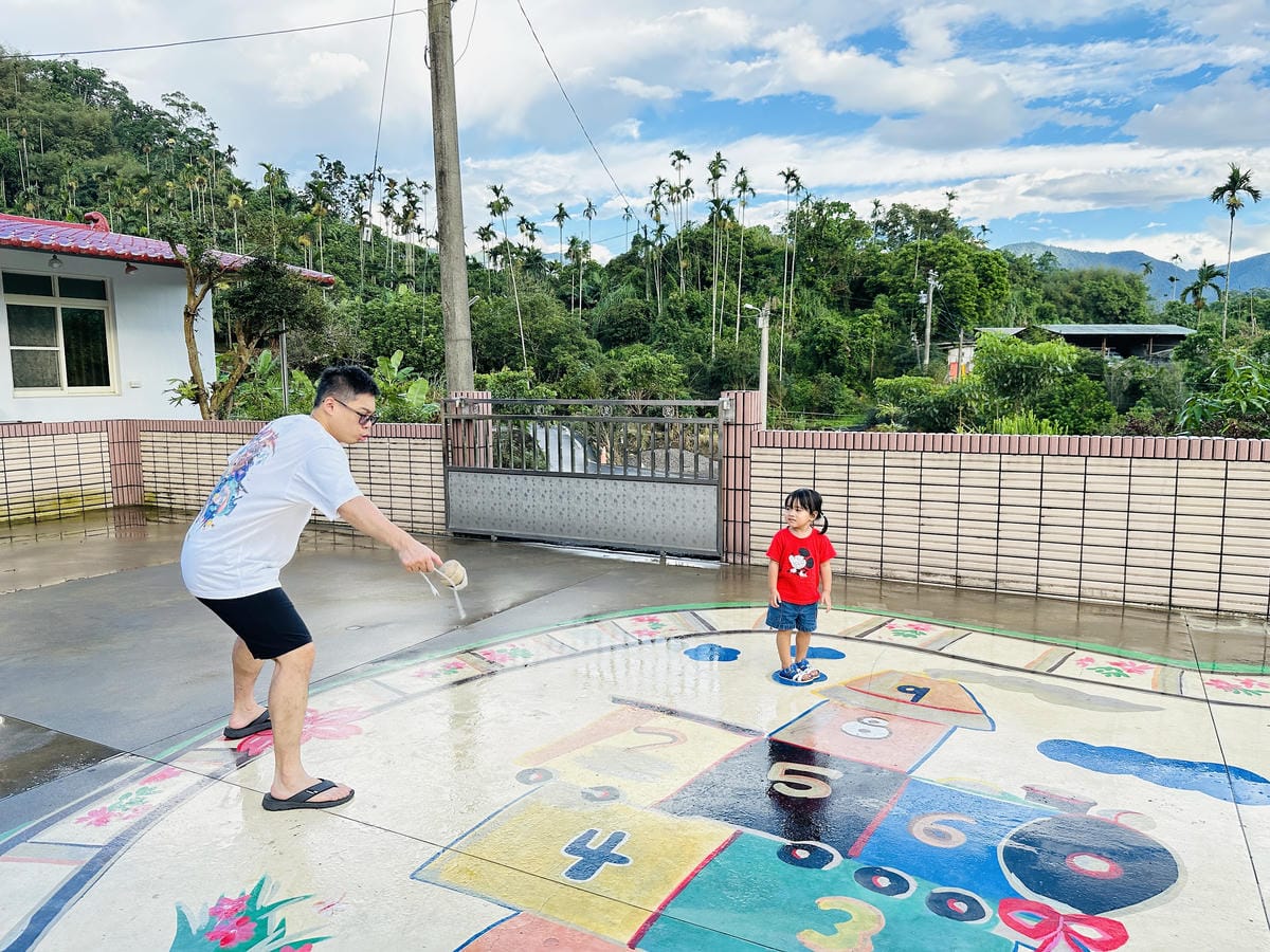 【行滿旅宿】嘉義竹崎親子包棟首選懷舊古玩、KTV嗨唱、煙火
