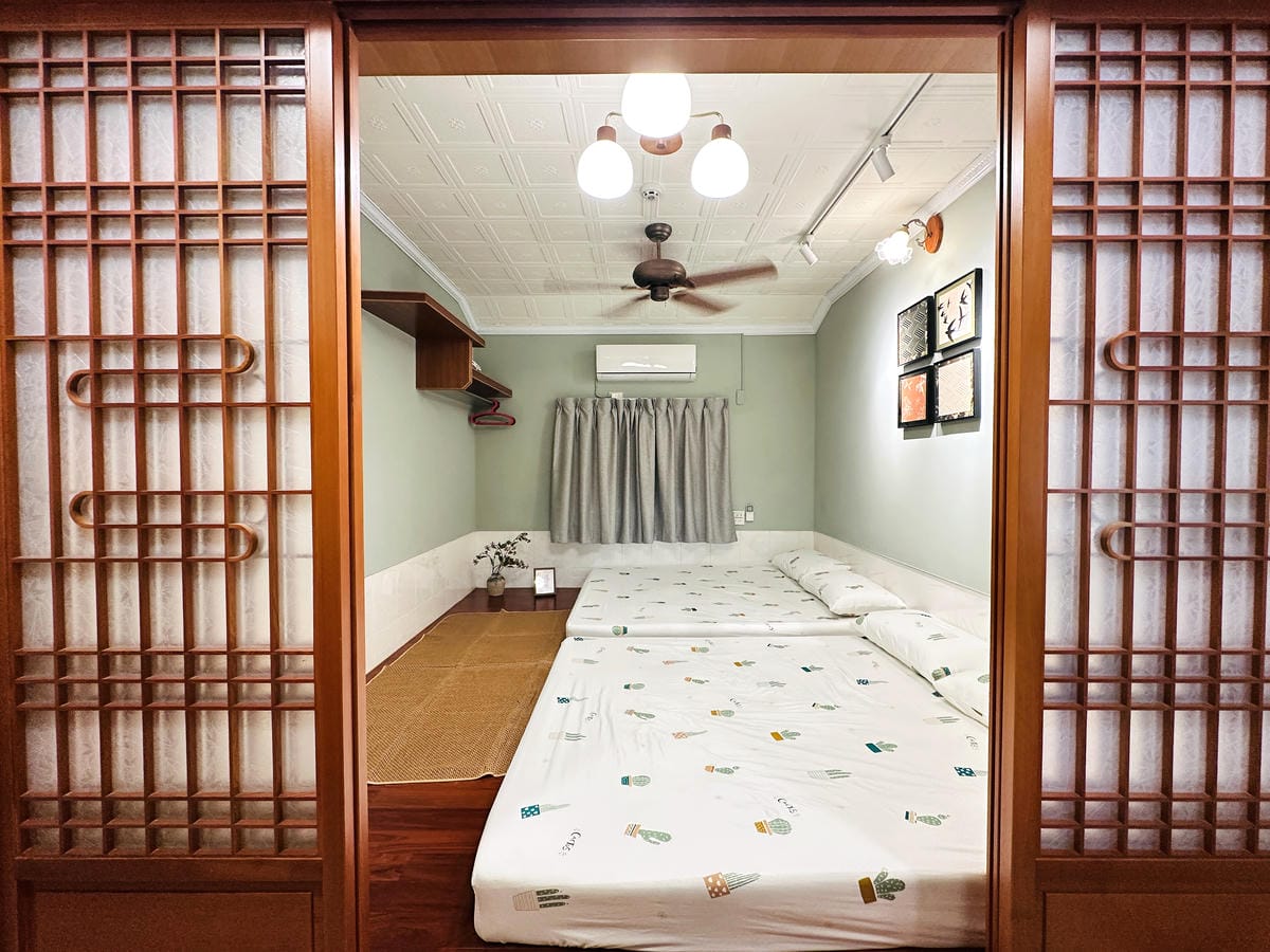 【行滿旅宿】嘉義竹崎親子包棟首選懷舊古玩、KTV嗨唱、煙火