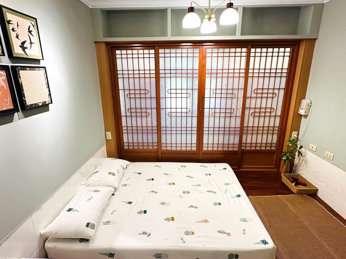 【行滿旅宿】嘉義竹崎親子包棟首選懷舊古玩、KTV嗨唱、煙火