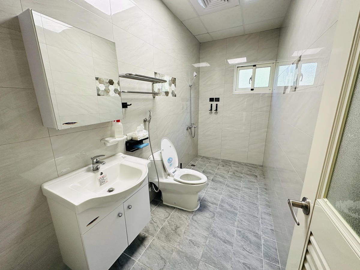 【徐徐民宿】嘉義竹崎20人包棟推薦電梯、KTV、烤肉區與玩