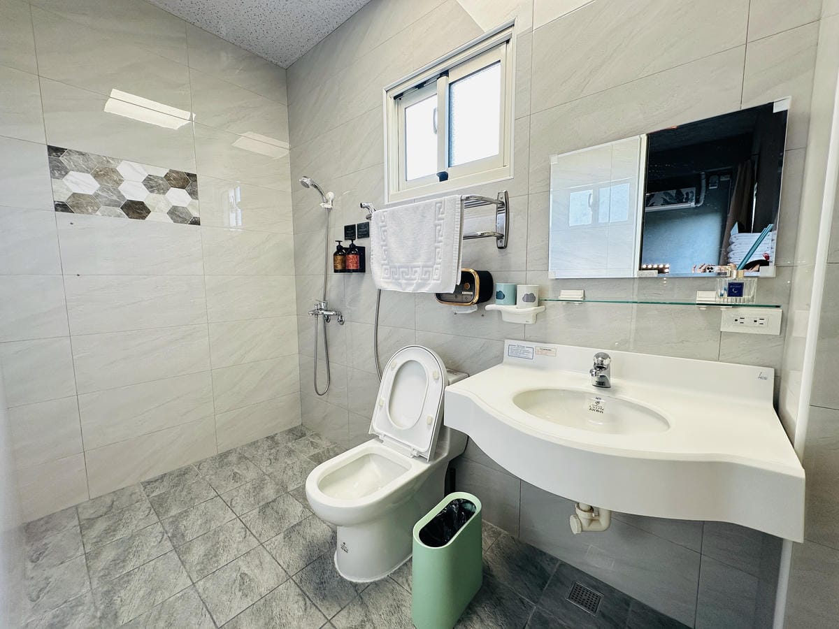 【徐徐民宿】嘉義竹崎20人包棟推薦電梯、KTV、烤肉區與玩