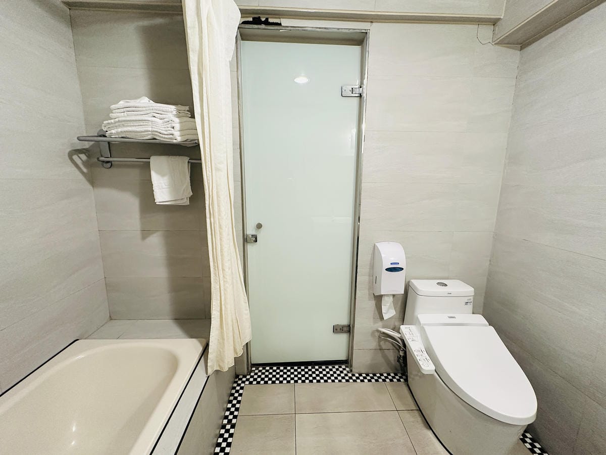 【鎮寶大飯店】南投埔里住宿開箱結合藝術氛圍與完善設施的經典