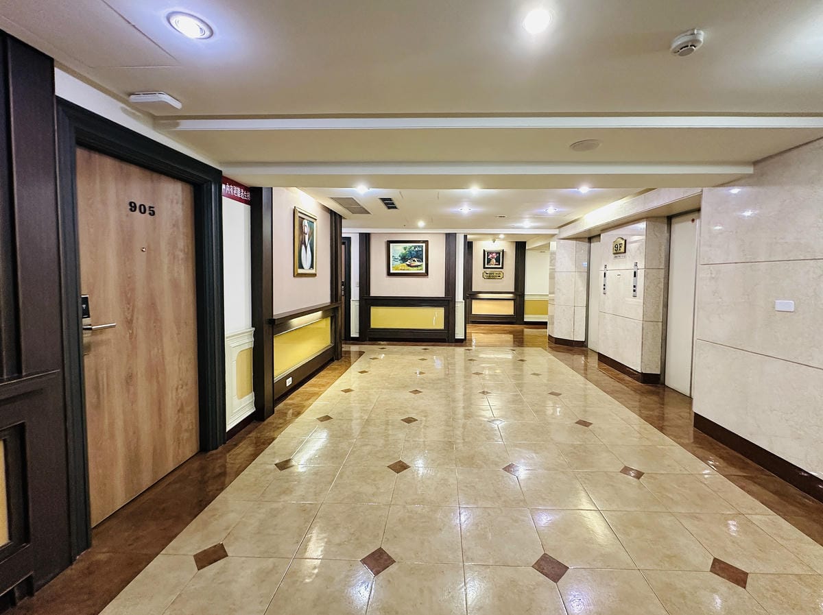 【鎮寶大飯店】南投埔里住宿開箱結合藝術氛圍與完善設施的經典