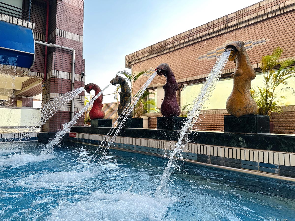 【鎮寶大飯店】南投埔里住宿開箱結合藝術氛圍與完善設施的經典