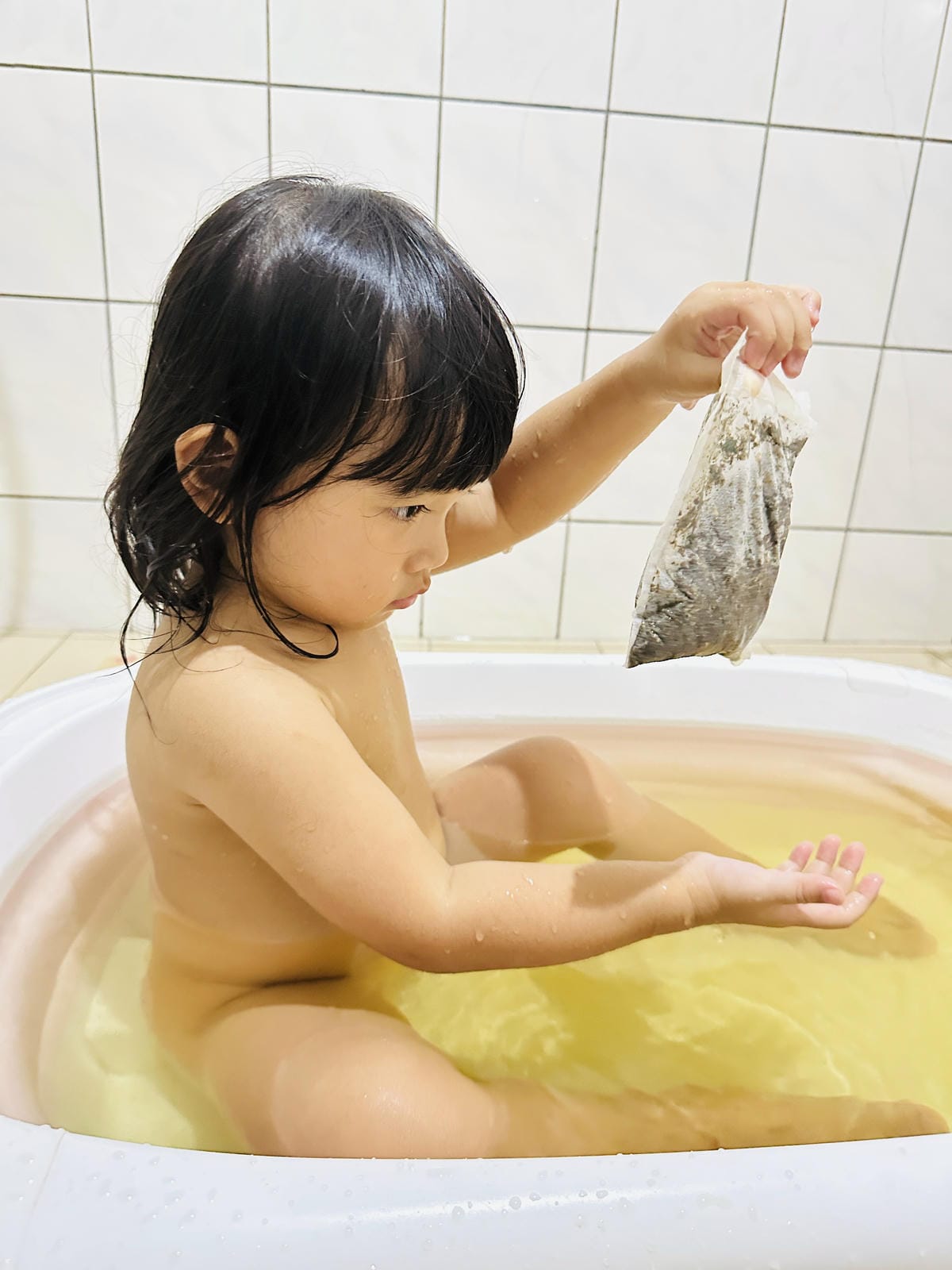 【森滋養】艾草草本沐浴包開箱在家享受草本香氣的放鬆泡澡時光