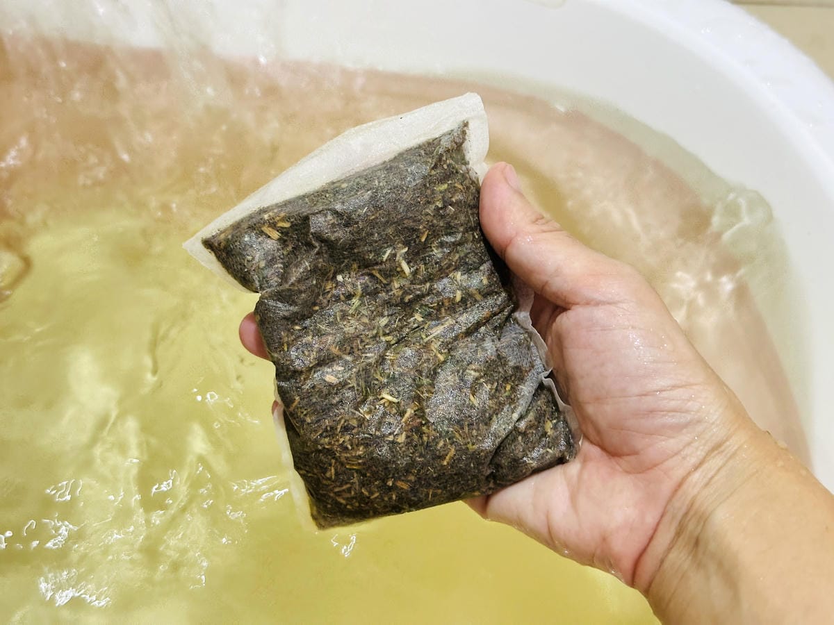 【森滋養】艾草草本沐浴包開箱在家享受草本香氣的放鬆泡澡時光