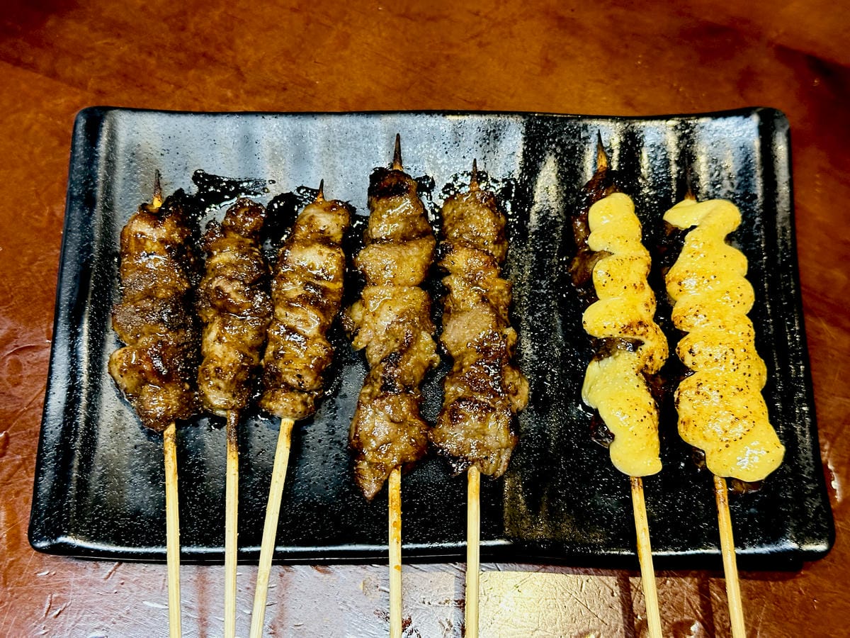 【雞老闆士林店】士林夜市超人氣串燒居酒屋主打桶仔雞、現烤串